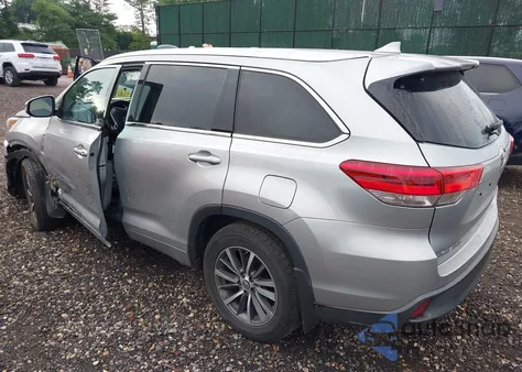 2018 Toyota Highlander Xle из США, поврежденный, VIN 5TDJZRFH6JS550104